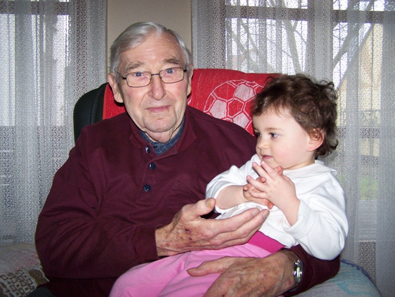 2009(93)